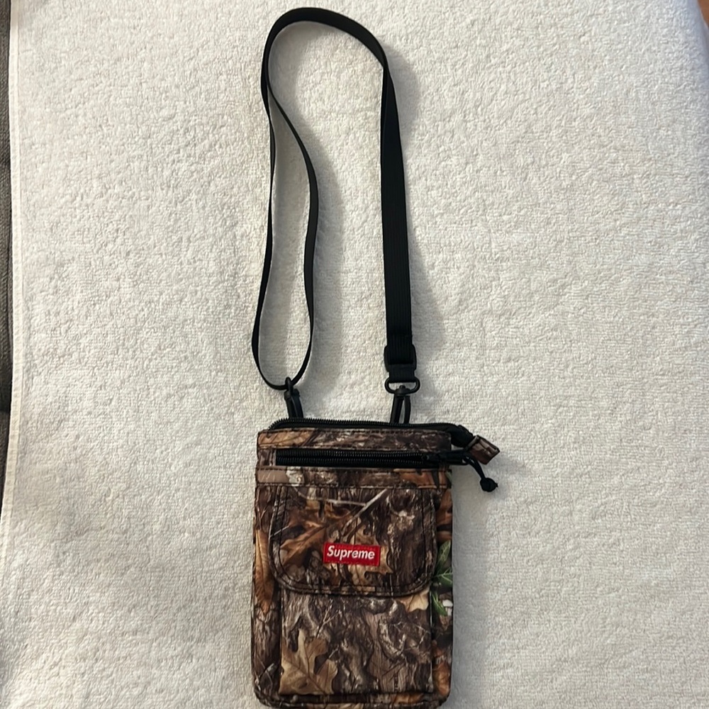 Supreme shoulder bag real tree camo